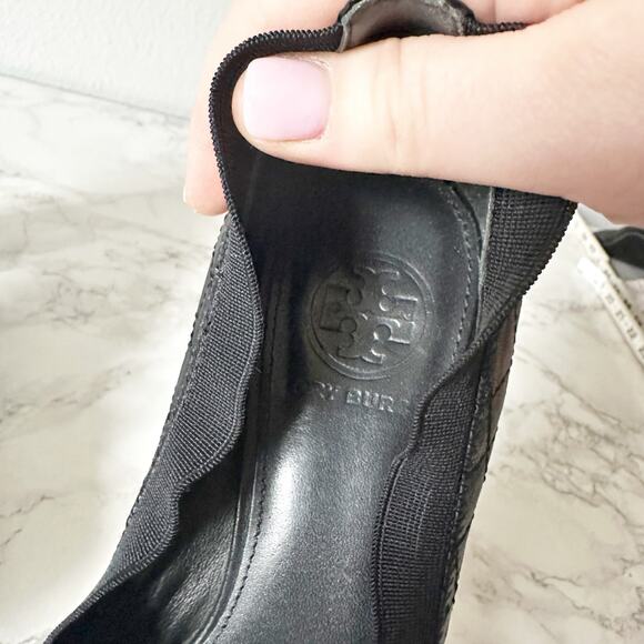 Tory Burch Black Patent Heels with Gold Emblem - Picture 5 of 11